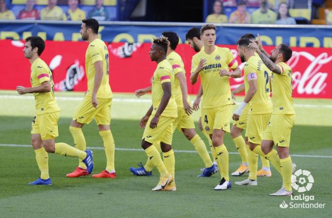El Villarreal CF, tras anotar un gol en el duelo ante el Valencia CF (Foto: LaLiga).