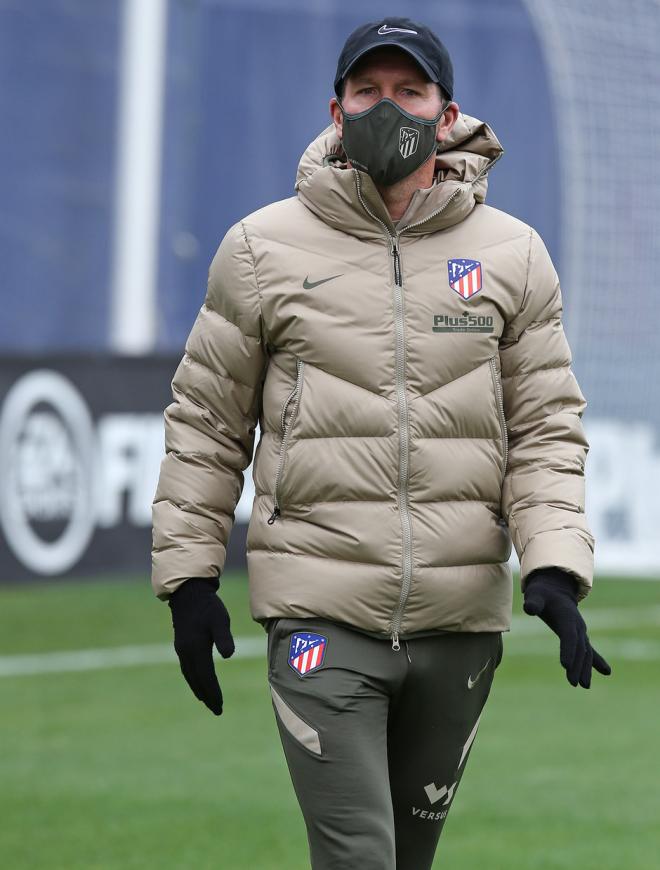 Simeone, durante el entrenamiento (Foto: Atlético de Madrid).