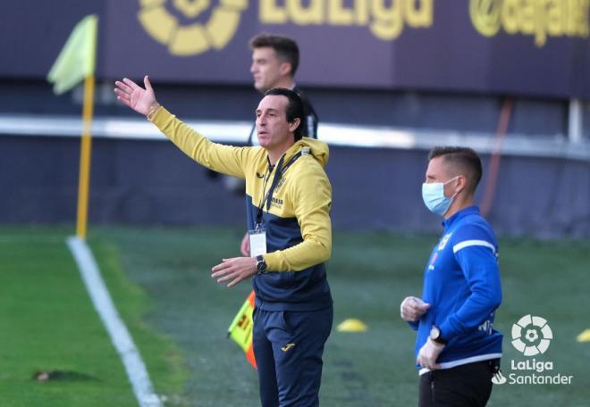 Unai Emery da indicaciones en un partido del Villarreal (Foto: LaLiga).