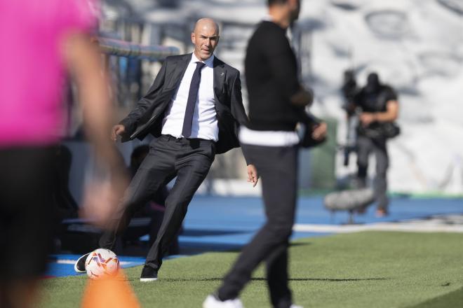 Zidane, ante el Huesca (Foto: LaLiga).