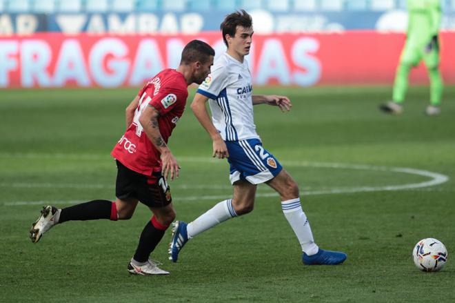 Francho Serrano en su debut con el Real Zaragoza (Foto: Daniel Marzo).