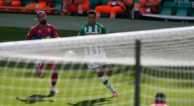 Cristian Tello, en el segundo gol del Betis (Foto: Kiko Hurtado).