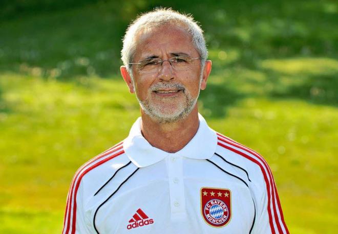Gerd Müller, como técnico de las categorías inferiores del Bayern.
