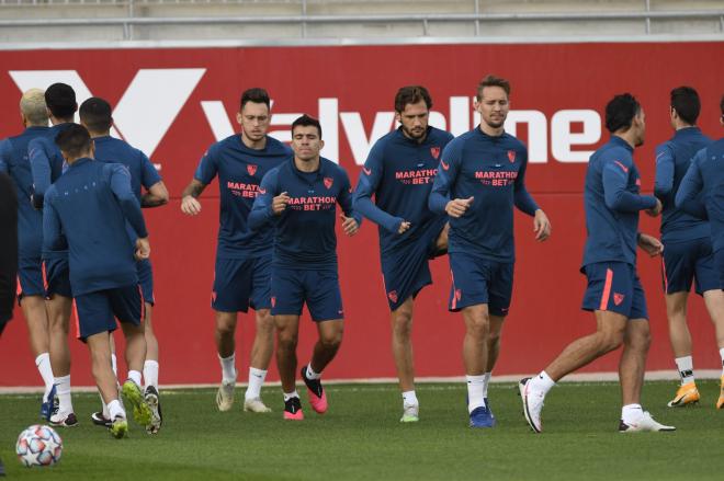 Ocampos y De Jong entran en la lista de convocados del Sevilla FC (Foto: Kiko Hurtado).