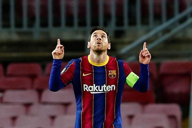 Leo Messi celebra el gol de penalti xon el Barcelona ante el Dinamo de Kiev (FOTO: EFE).