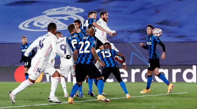 Sergio Ramos, en el golpeo del segundo gol del Real Madrid (Foto: Real Madrid)