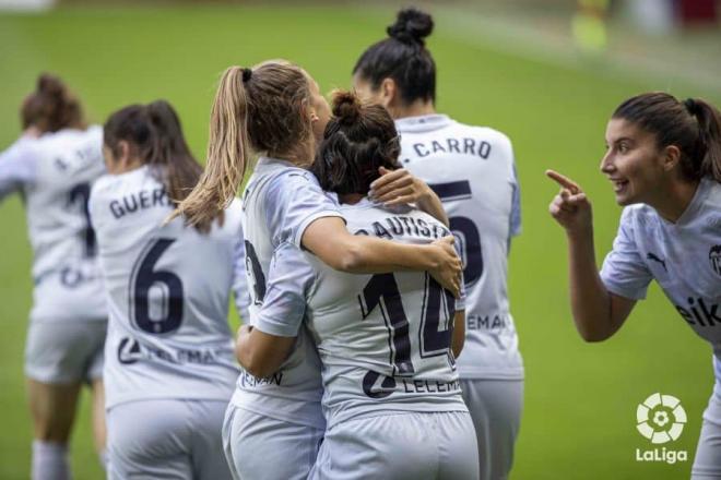 El VCF Femenino celebra un gol. (Foto: LaLiga)