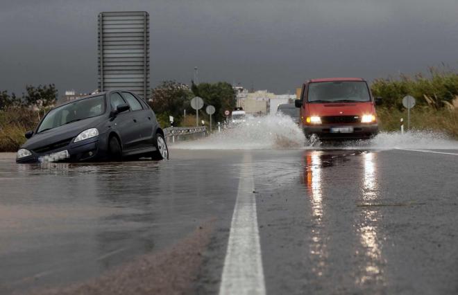 Alerta Roja por lluvias en la Comunidad Valencia (Foto: EFE)