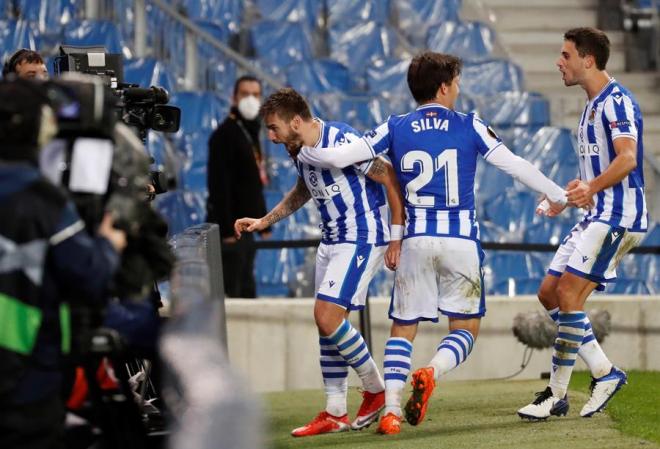 Portu celebra su gol al AZ (Foto: EFE).