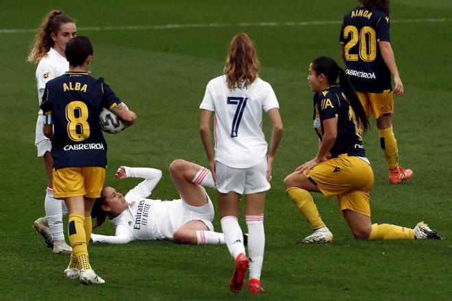 Una jugada del partido entre el Real Madrid y el Dépor Abanca.