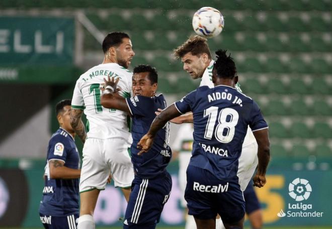 Lance aéreo del Elche-Celta (Foto: LaLiga).