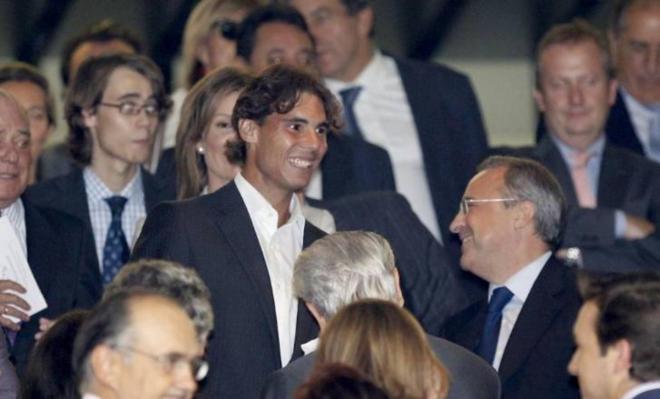 Rafa Nadal, en el palco del Santiago Bernabéu junto a Florentino Pérez, presidente del Real Madri