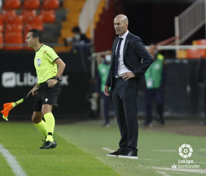 Zidane, ante el Valencia (Foto: LaLiga).