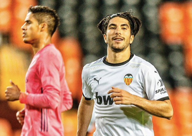 Carlos Soler celebra el 1-1. (Foto: Valencia CF)