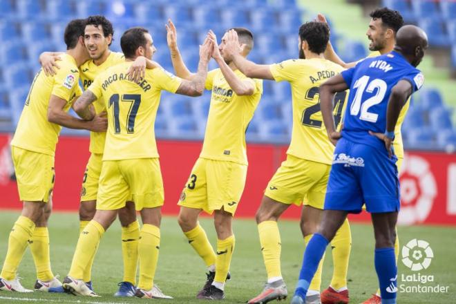 Alcácer celebra el gol ante el Getafe con sus compañeros.
