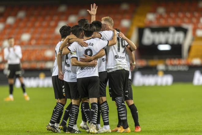 El equipo celebra uno de los goles en el último Valencia - Real Madrid (Foto: Valencia CF).