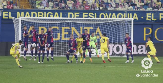El Real Valladolid defiende una jugada a balón parado frente al Villarreal (Foto: Real Valladolid)
