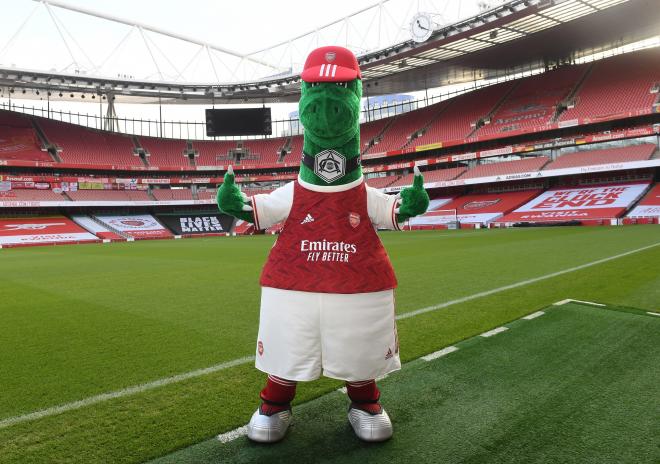 La mascota del Arsenal vuelve al Emirates un mes después de ser despedida