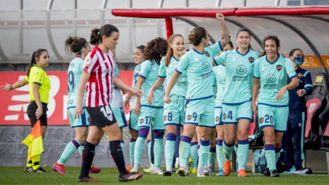 El Levante UD Femenino celebra un gol ante el Athletic Club. (Foto: Levante UD)