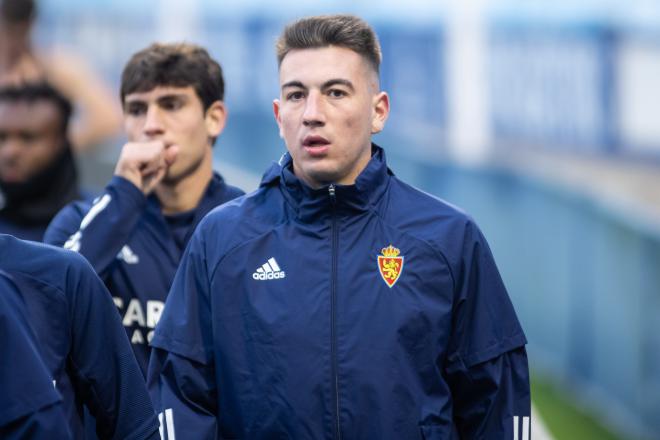 Javi Hernández, durante un entrenamiento del primer equipo en La Romareda (Foto: Daniel Marzo).