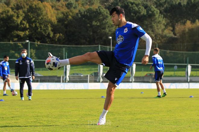 Miku en el entrenamiento del Deportivo (Foto: RCD).