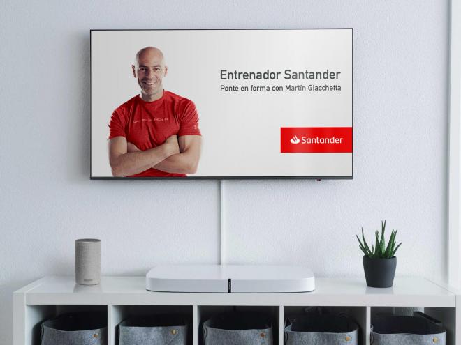 La Skill de Banco Santander y Alexa, en una pantalla de televisión.