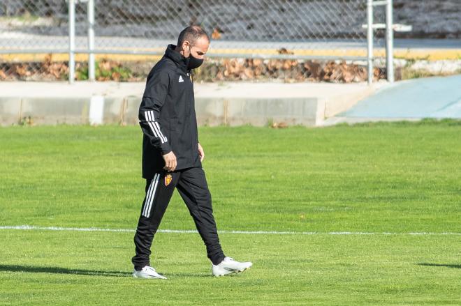 Iván Martínez en un entrenamiento del Real Zaragoza (Foto: Daniel Marzo).