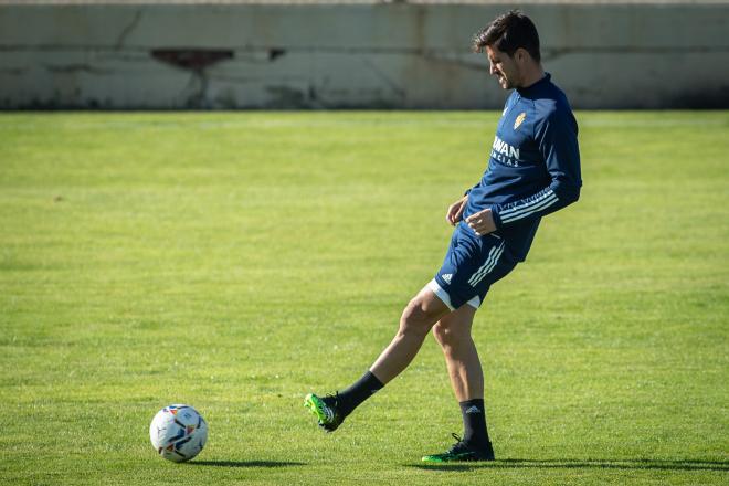 Adrián en un entrenamiento del Real Zaragoza (Foto: Daniel Marzo).