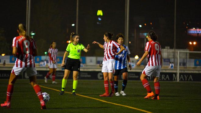 Las jugadoras del Athletic Femenino en su duelo ante el RCD Espanyol