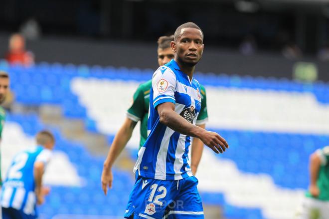 Claudio Beauvue durante el partido ante el Coruxo en Riazor (Foto: RCD).