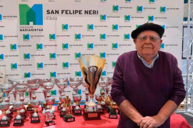 El Padre Luis de Castro era un gran aficionado de la Real y del Cádiz (Foto:sanfelipeneri.eu).