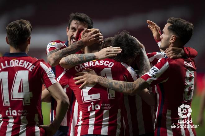 Los jugadores del Atlético celebran el gol de Carrasco (Foto: LaLiga).
