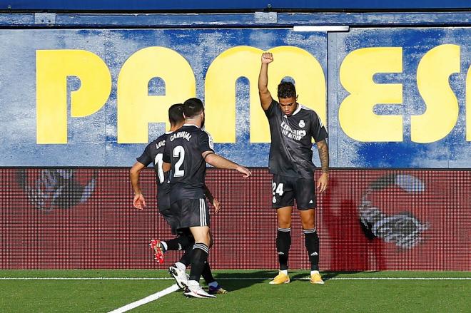 Mariano celebra su gol ante el Villarreal (FOTO: EFE).