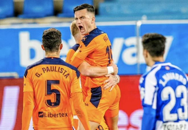 Hugo Guillamón celebra su gol en el Alavés-Valencia CF (Foto: Valencia CF)