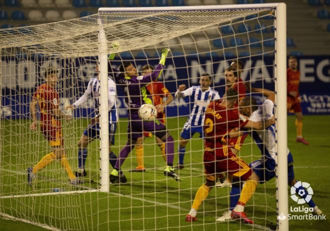 Cristian en el primer gol de la Ponferradina (Foto: LaLiga)