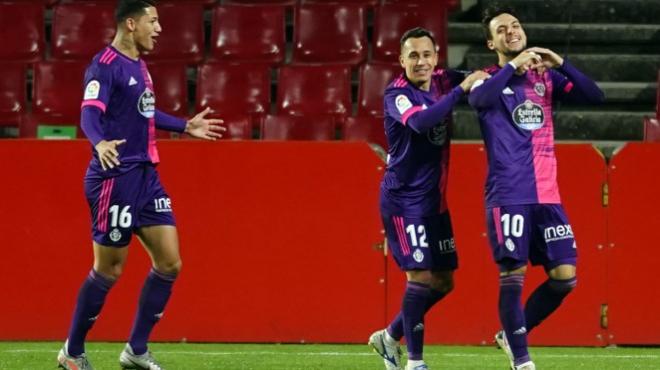 Plano celebra su gol con los compañeros (Foto: Real Valladolid).