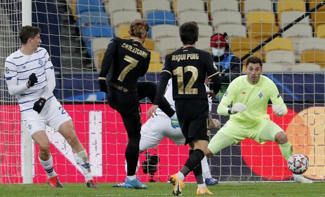 Griezmann marca el cuarto tanto del Barcelona en Kiev (FOTO: EFE).