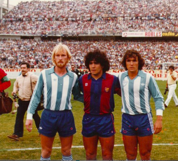 Regenhardt, Maradona y Fernando Rodríguez en un Málaga - FC Barcelona