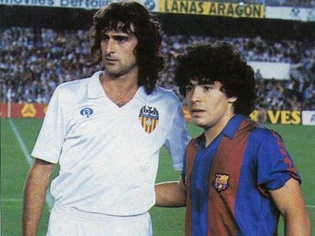 Maradona, junto a Kempes, en su etapa en el FC Barcelona.