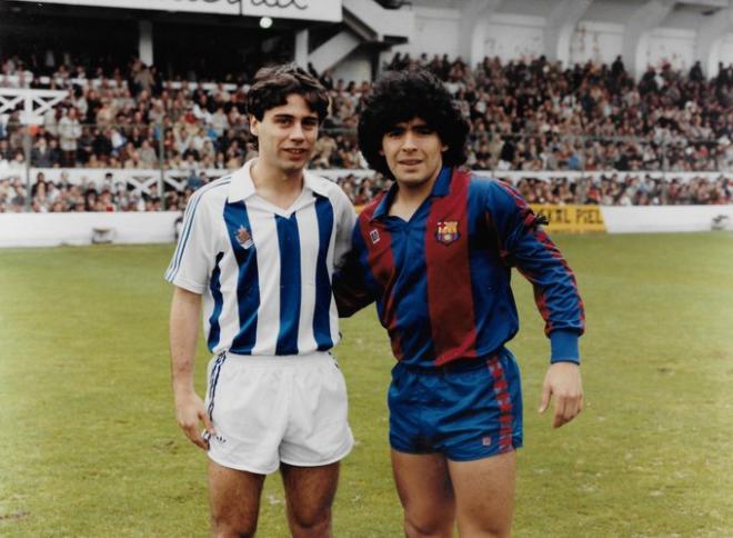 Roberto López Ufarte y Maradona, en Atocha (Foto: Real Sociedad).