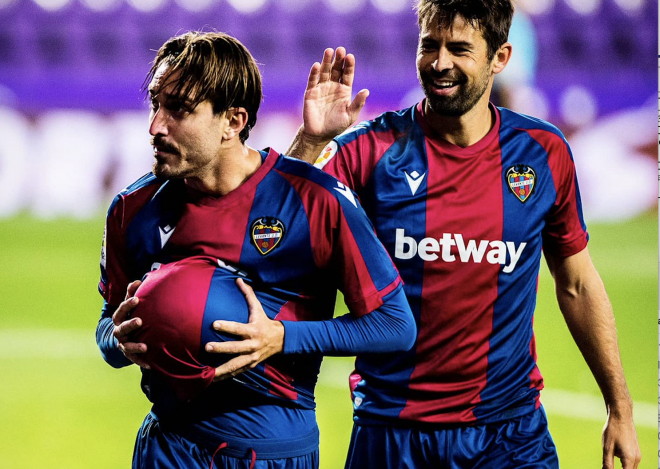 Campaña celebra su primer gol (Foto: Levante UD)