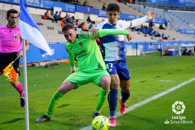 Víctor García, en el duelo que el CE Sabadell perdió ante el CF Fuenlabrada (Foto: LaLiga).
