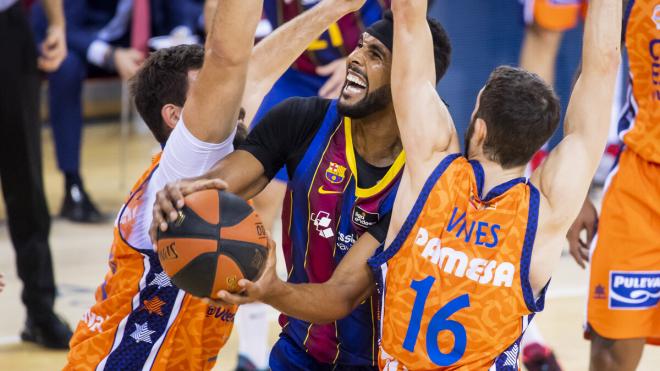 El Valencia Basket se lleva un partidazo en el Palau Blaugrana (90-100)