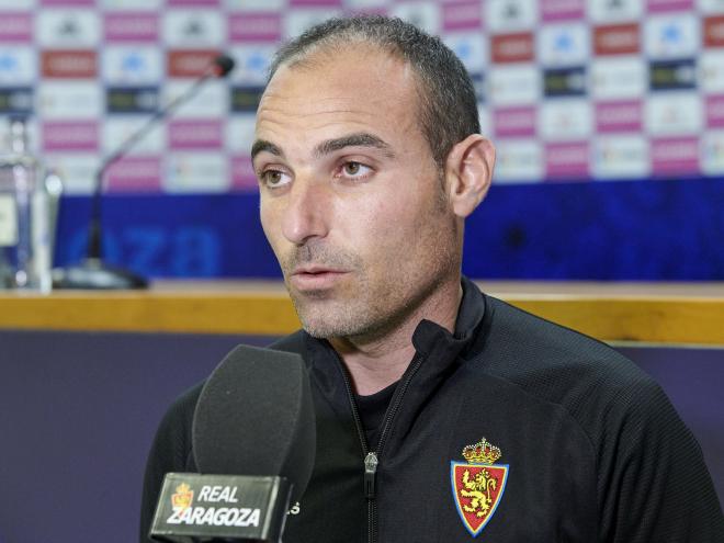 Iván Martínez en sala de prensa de La Romareda tras el entrenamiento (Foto: Tino Gil / RZ).