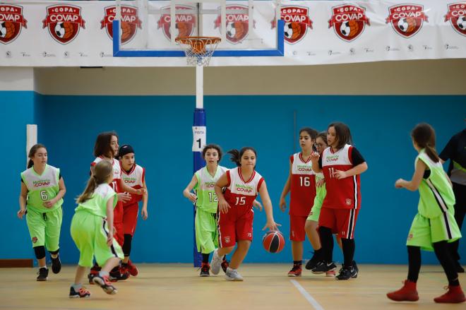 El baloncesto de la Copa COVAP fomenta la participación de la mujer en el deporte.