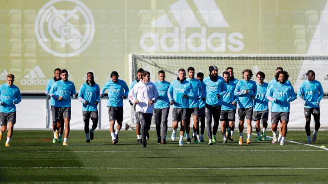 Los jugadores del Real Madrid entrenan en la previa del duelo ante el Sevilla.