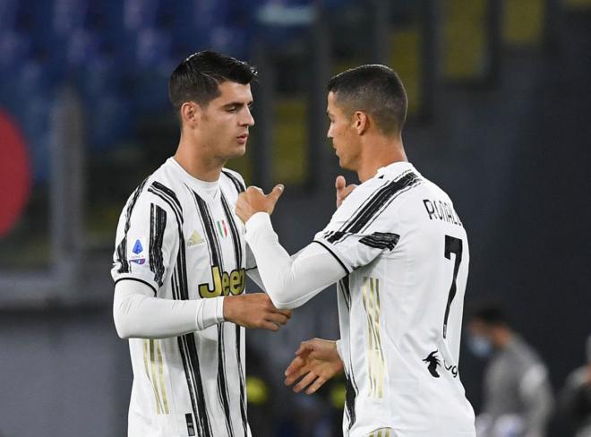 Álvaro Morata y Cristiano Ronaldo, en un cambio con la Juventus.