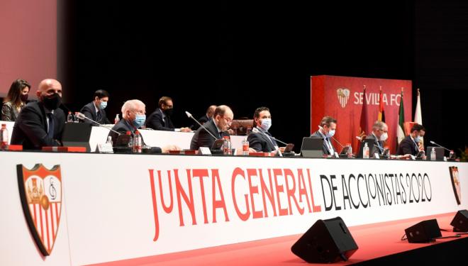 Junta de Accionistas del Sevilla (Foto: SFC).