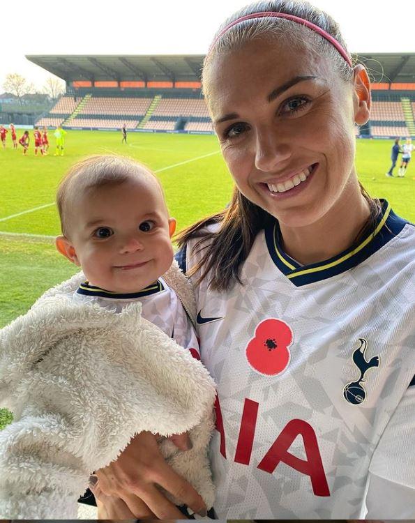 Morgan, junto a su pequeño, una de las jugadoras que estuvo embarazada (Foto: Instagram).