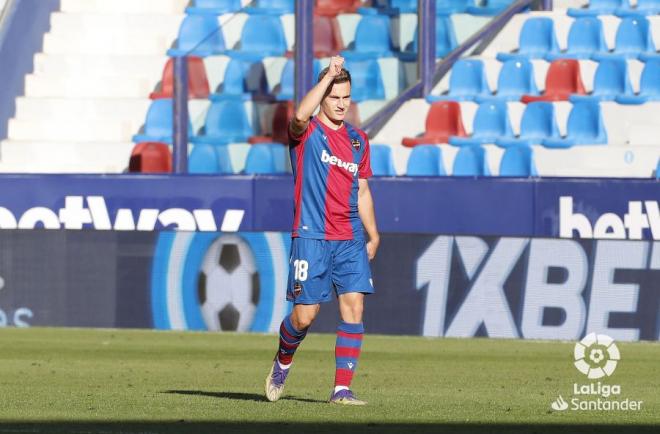 De Frutos levanta el pulgar tras su gol al Getafe (Foto: LaLiga).